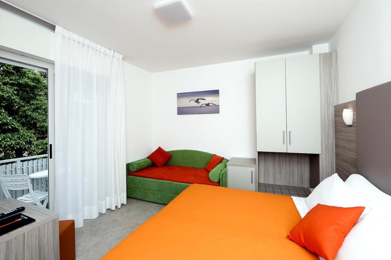 Hotel Simi Lan Lignano Sabbiadoro Zewnętrze zdjęcie
