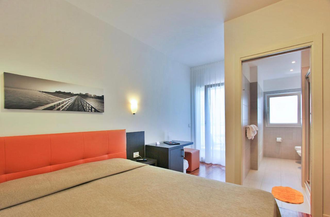 Hotel Simi Lan Lignano Sabbiadoro Zewnętrze zdjęcie