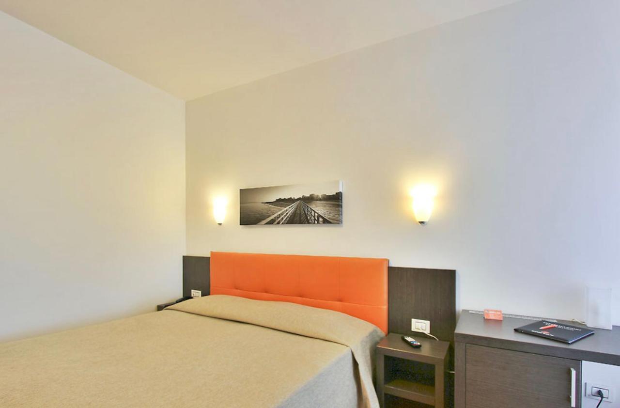 Hotel Simi Lan Lignano Sabbiadoro Zewnętrze zdjęcie