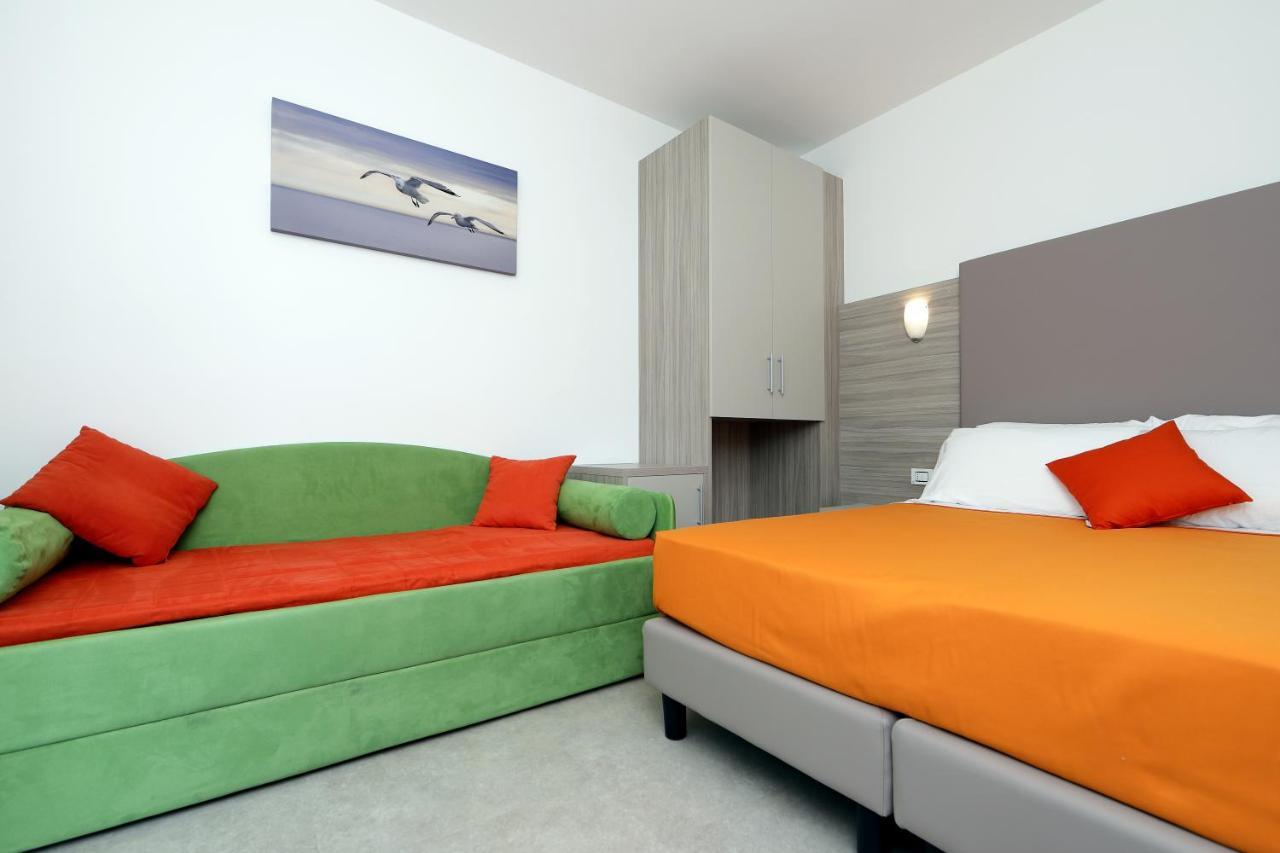 Hotel Simi Lan Lignano Sabbiadoro Zewnętrze zdjęcie
