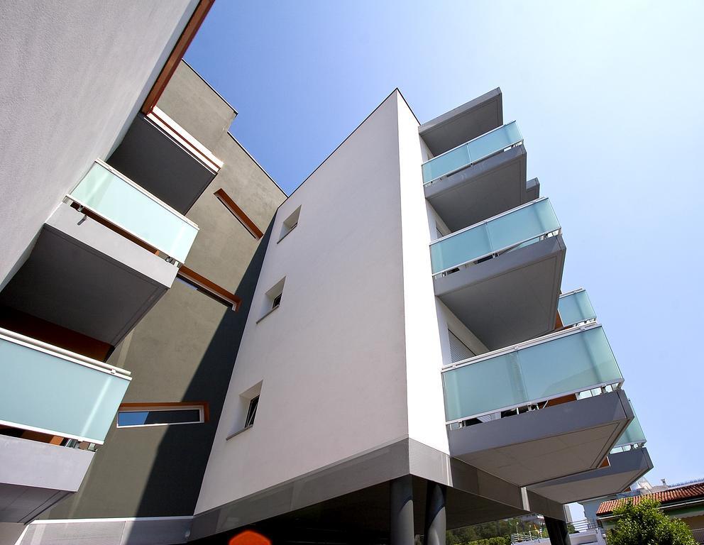 Hotel Simi Lan Lignano Sabbiadoro Zewnętrze zdjęcie