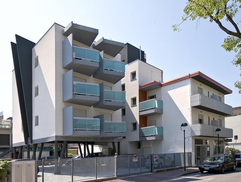 Hotel Simi Lan Lignano Sabbiadoro Zewnętrze zdjęcie