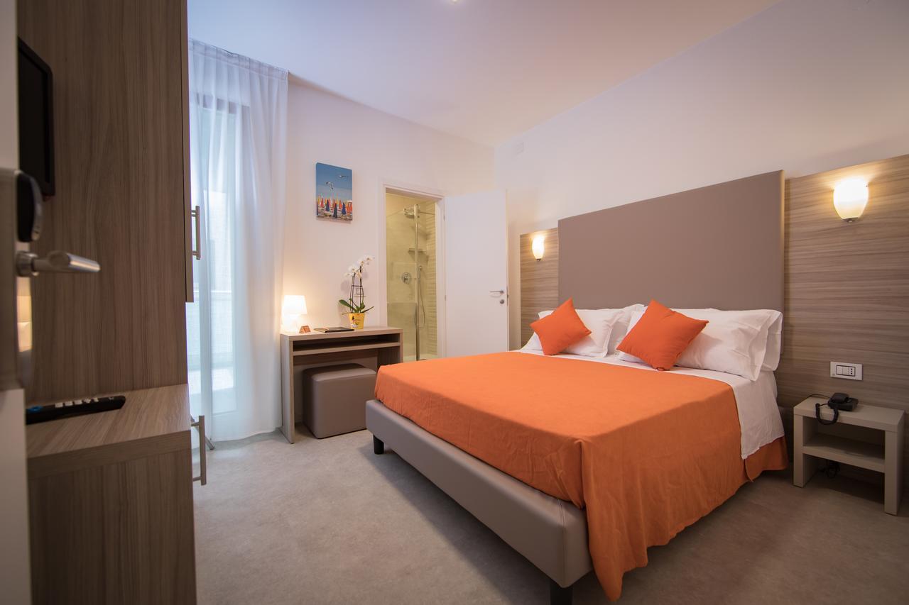 Hotel Simi Lan Lignano Sabbiadoro Zewnętrze zdjęcie