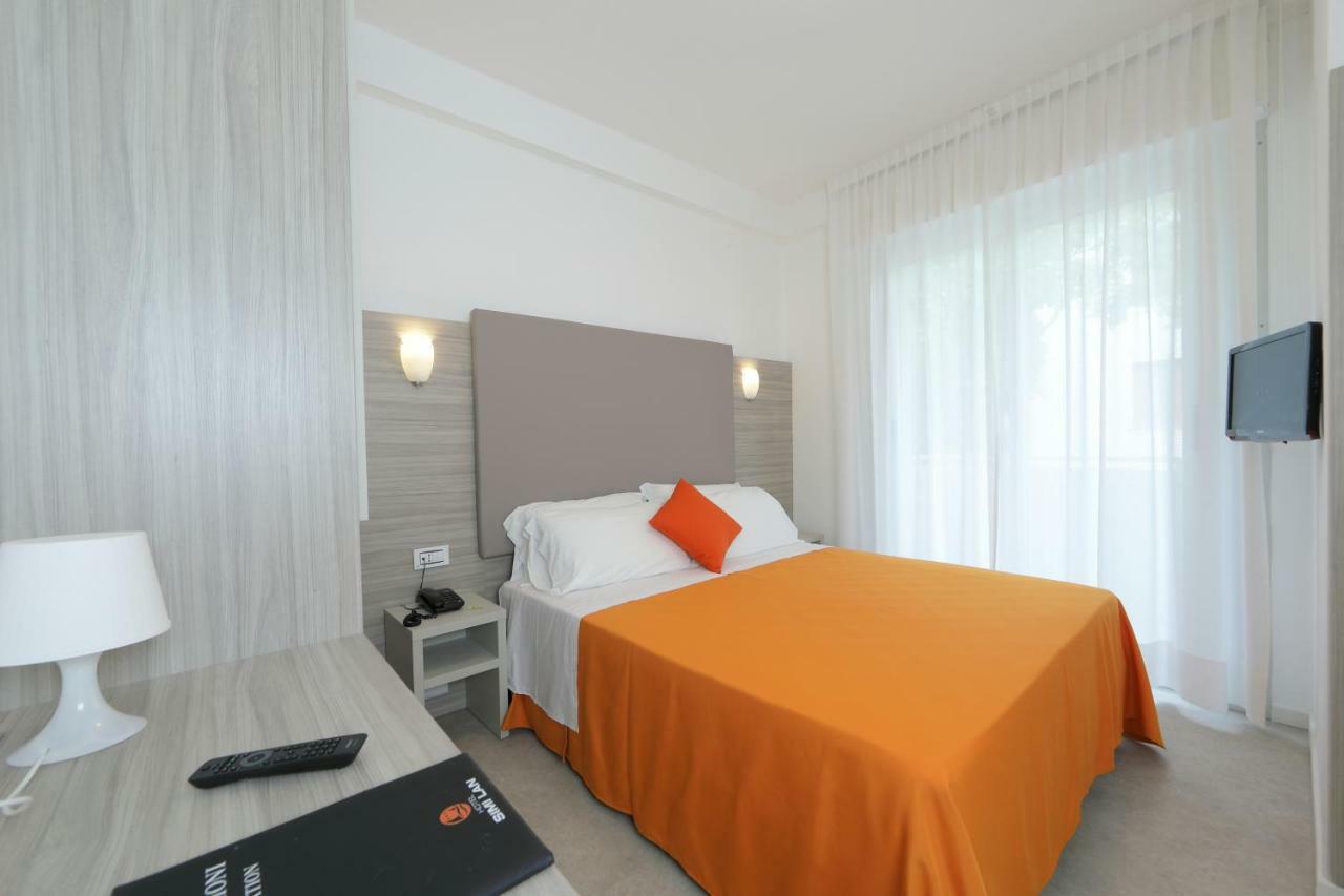 Hotel Simi Lan Lignano Sabbiadoro Zewnętrze zdjęcie