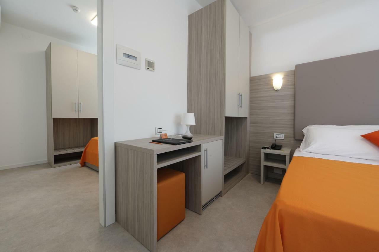 Hotel Simi Lan Lignano Sabbiadoro Zewnętrze zdjęcie