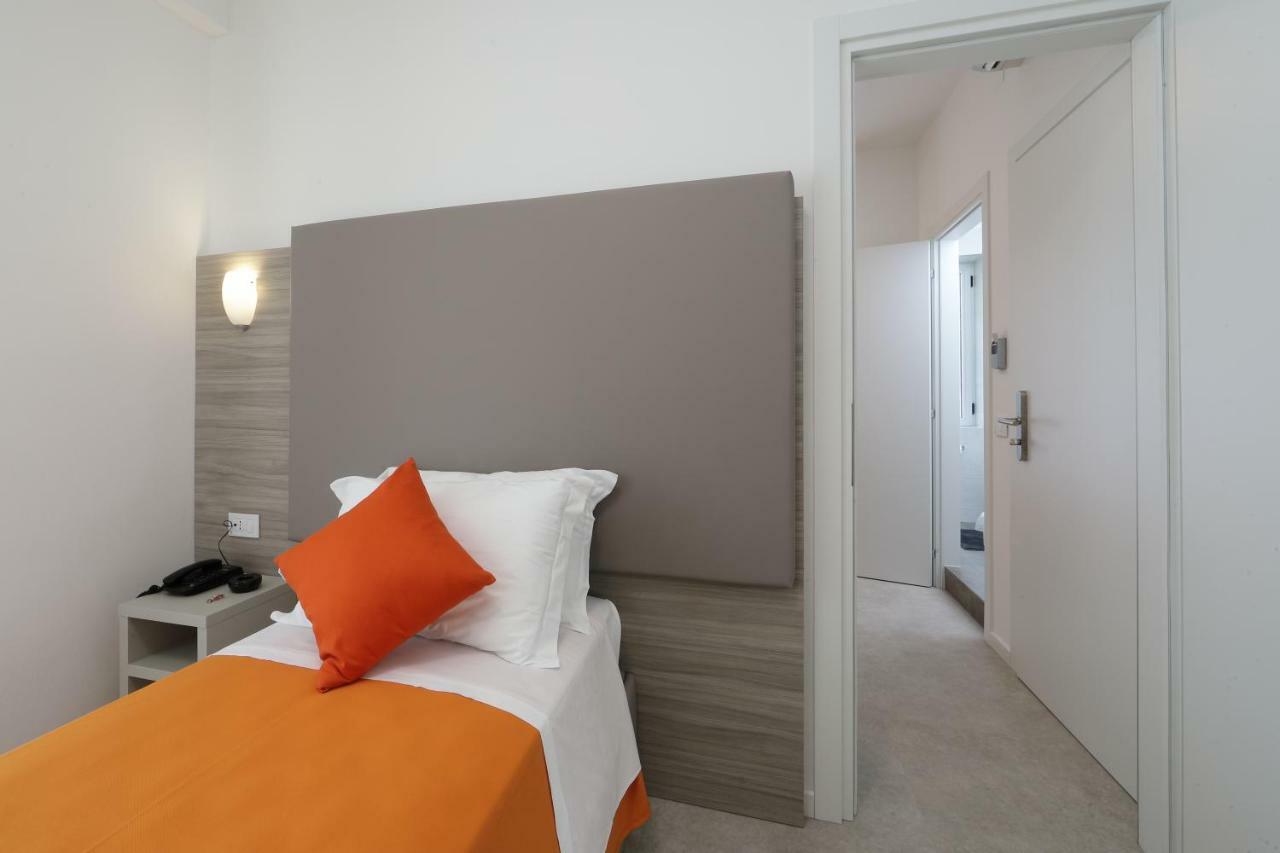 Hotel Simi Lan Lignano Sabbiadoro Zewnętrze zdjęcie